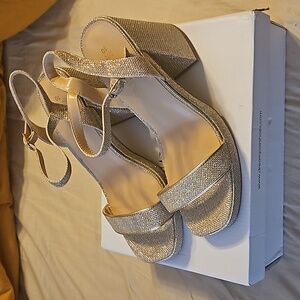 Dreampairs Block Heel Gold Glitter Sandal